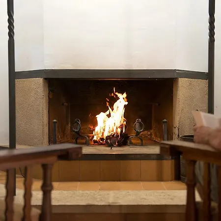 Crux Hostel *