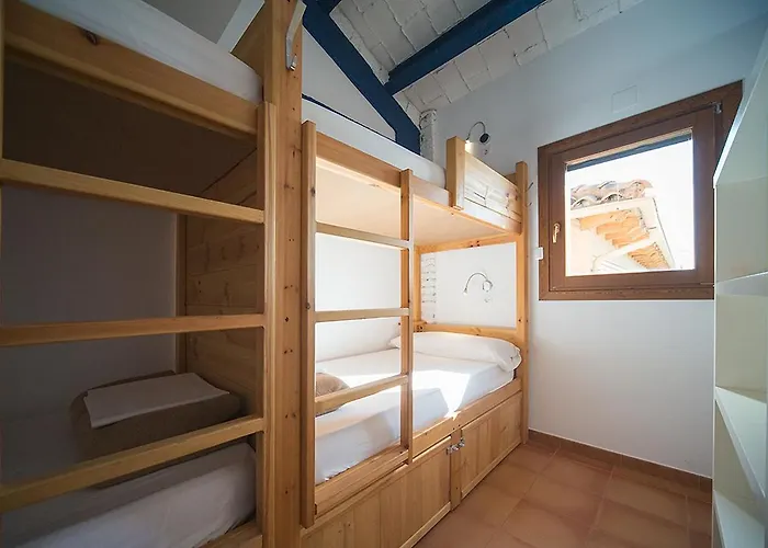 库鲁科斯旅舍 *